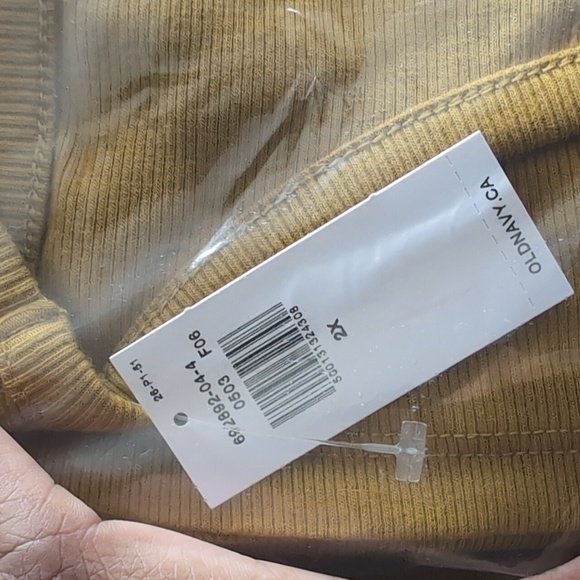Old Navy Yellow Ribbed Crop Tank Top - Picture 4 of 6